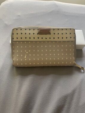Fossil Cream and Tan Heart-Print Zip Wallet